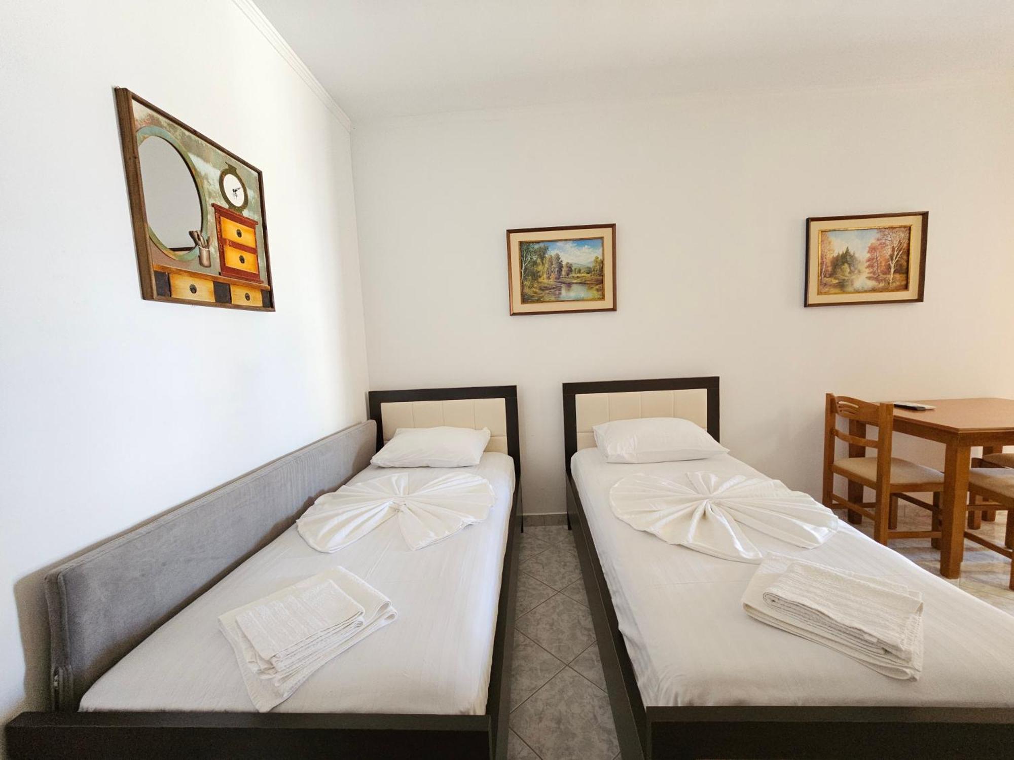 קסאמיל City Center Gjordeni Apartments מראה חיצוני תמונה