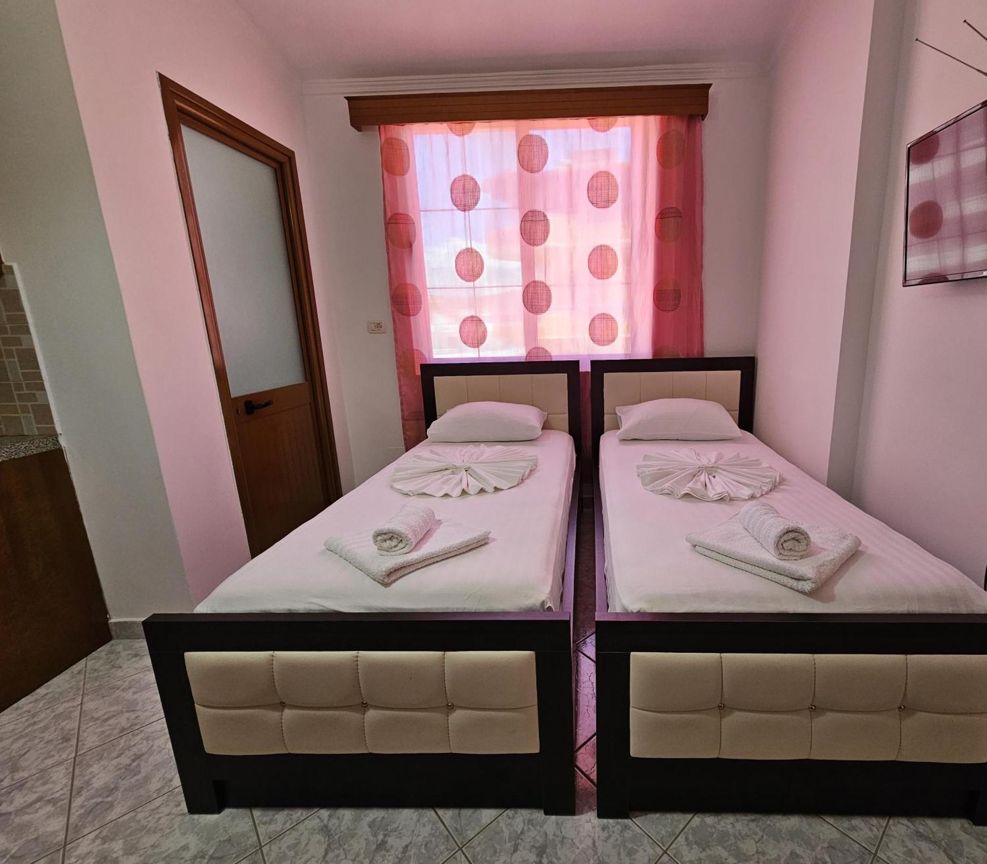 קסאמיל City Center Gjordeni Apartments מראה חיצוני תמונה